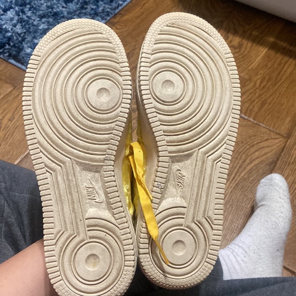 Velvet Yellow Nike Air Force 1 Low '06 - Picture 5 of 5